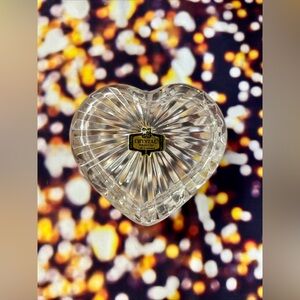 Vintage Zajecar 24% Lead Crystal Heart Shaped Box W/ Lid & Label
Made Yugoslavia